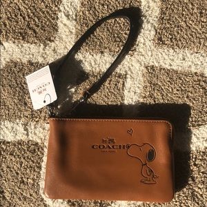 NWT LIMITED EDITION Coach Snoopy wristlet